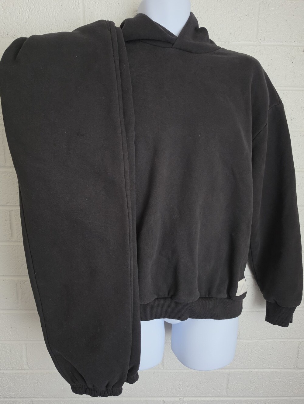 Vuori 2 Piece Set - Performance Joggers Hoodie Restore Oversized Small